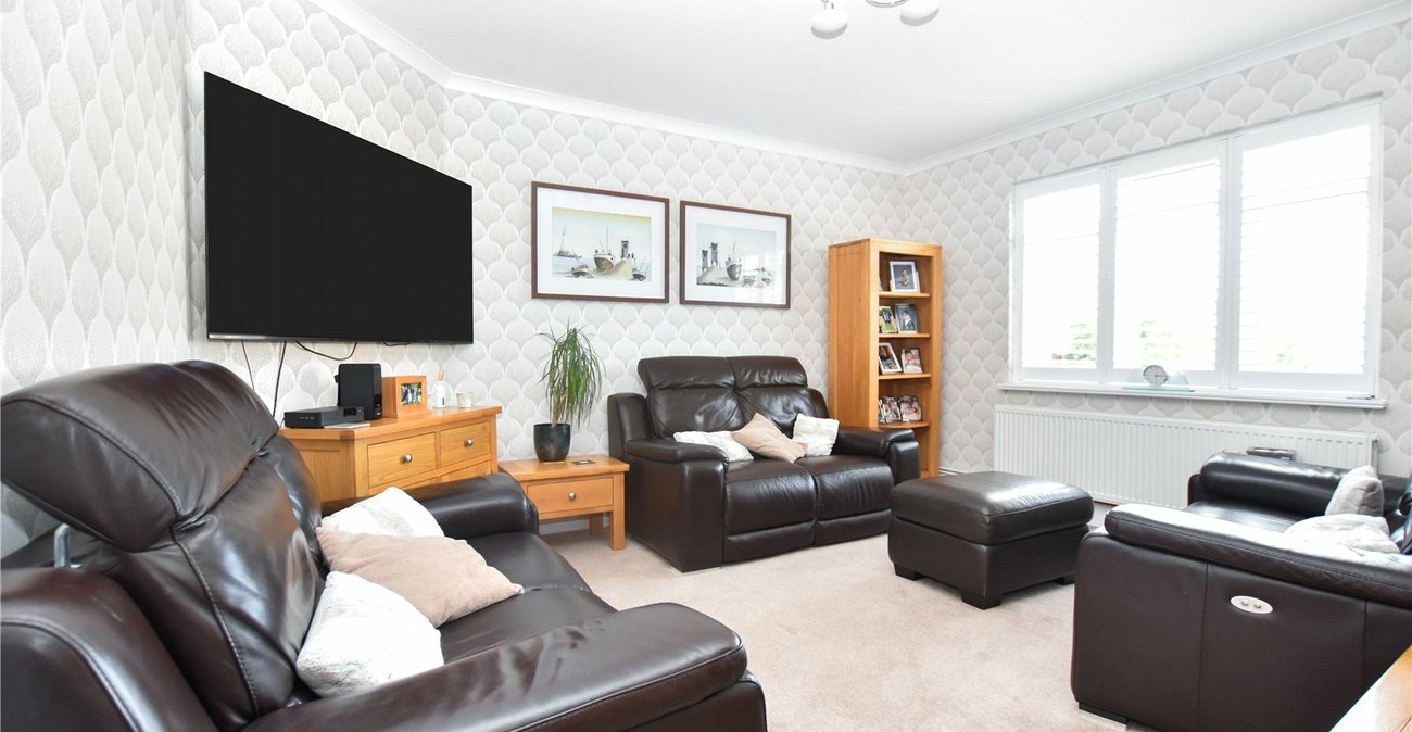 3 bedroom bungalow for sale in Bexleyheath | Robinson Jackson