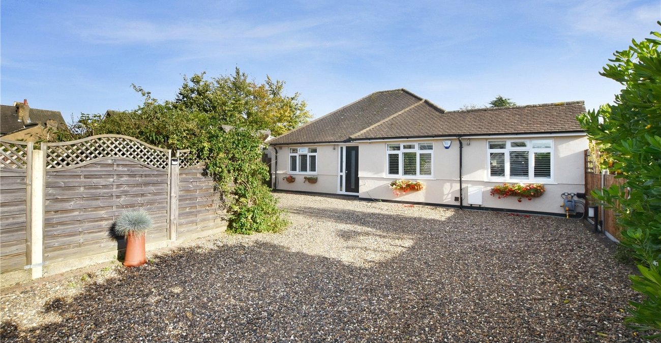 3 bedroom bungalow for sale in Bexleyheath | Robinson Jackson