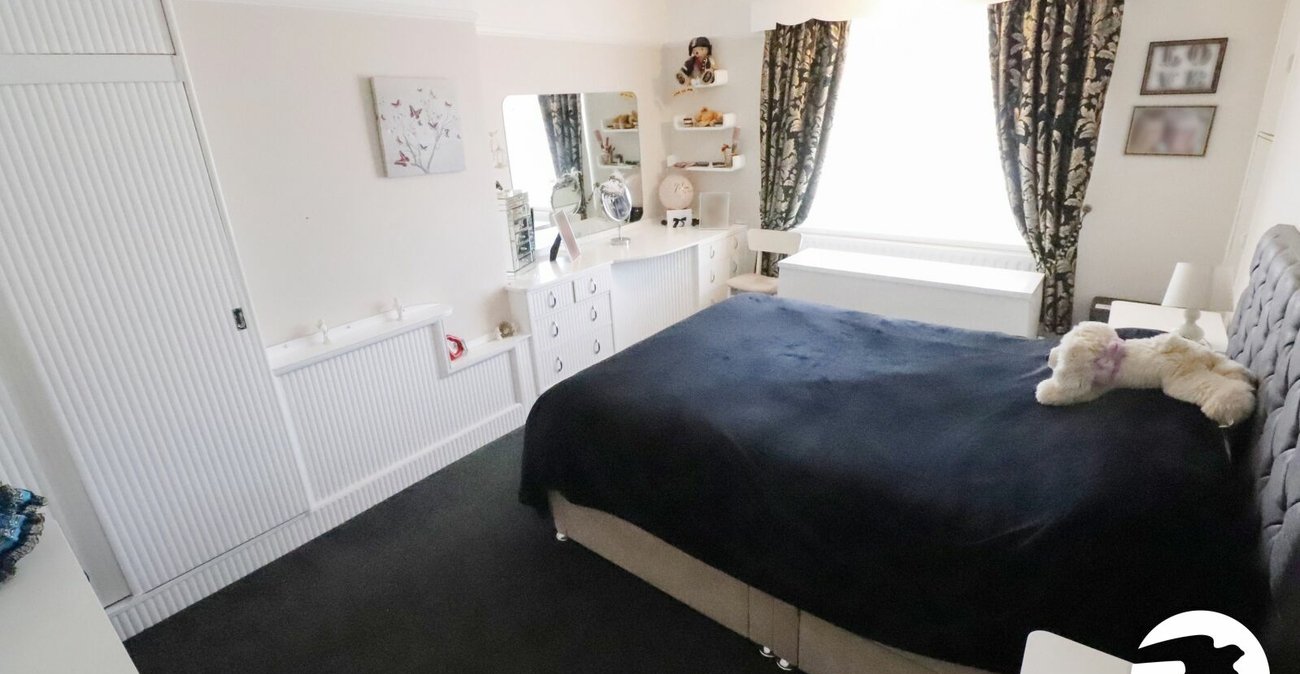 3 bedroom house for sale in London | Robinson Jackson