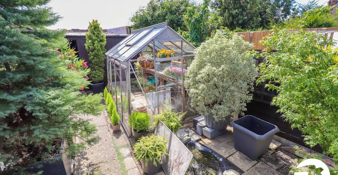 3 bedroom house for sale in London | Robinson Jackson