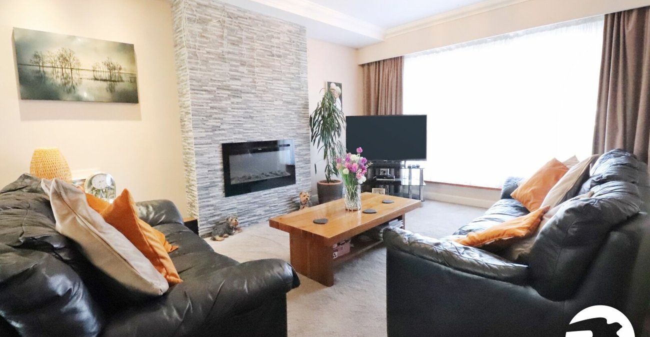 3 bedroom house for sale in London | Robinson Jackson