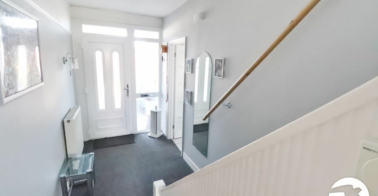 3 bedroom house for sale in London | Robinson Jackson