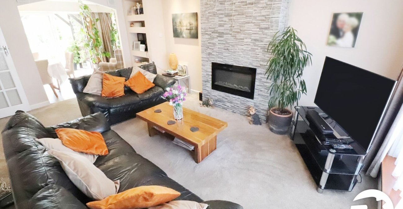 3 bedroom house for sale in London | Robinson Jackson