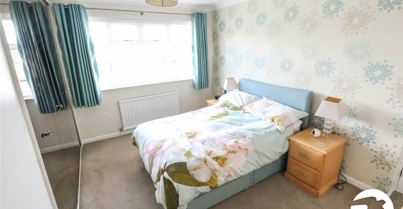 3 bedroom house for sale in London | Robinson Jackson