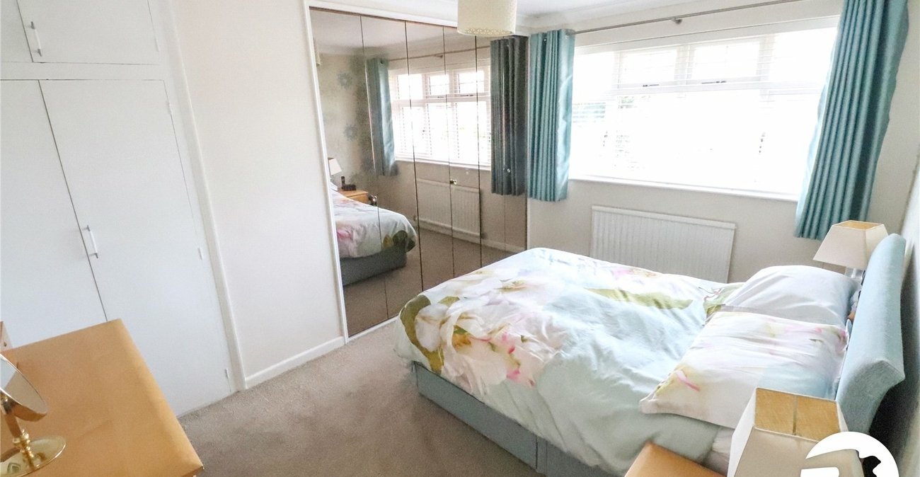 3 bedroom house for sale in London | Robinson Jackson