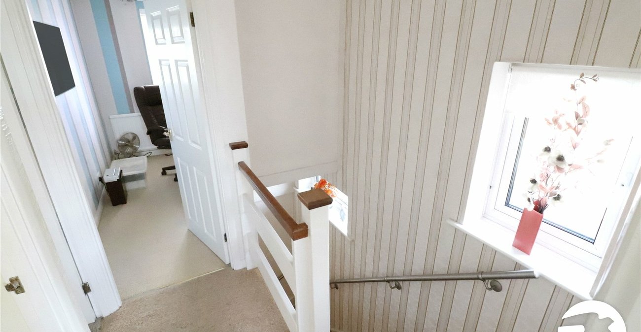 3 bedroom house for sale in London | Robinson Jackson