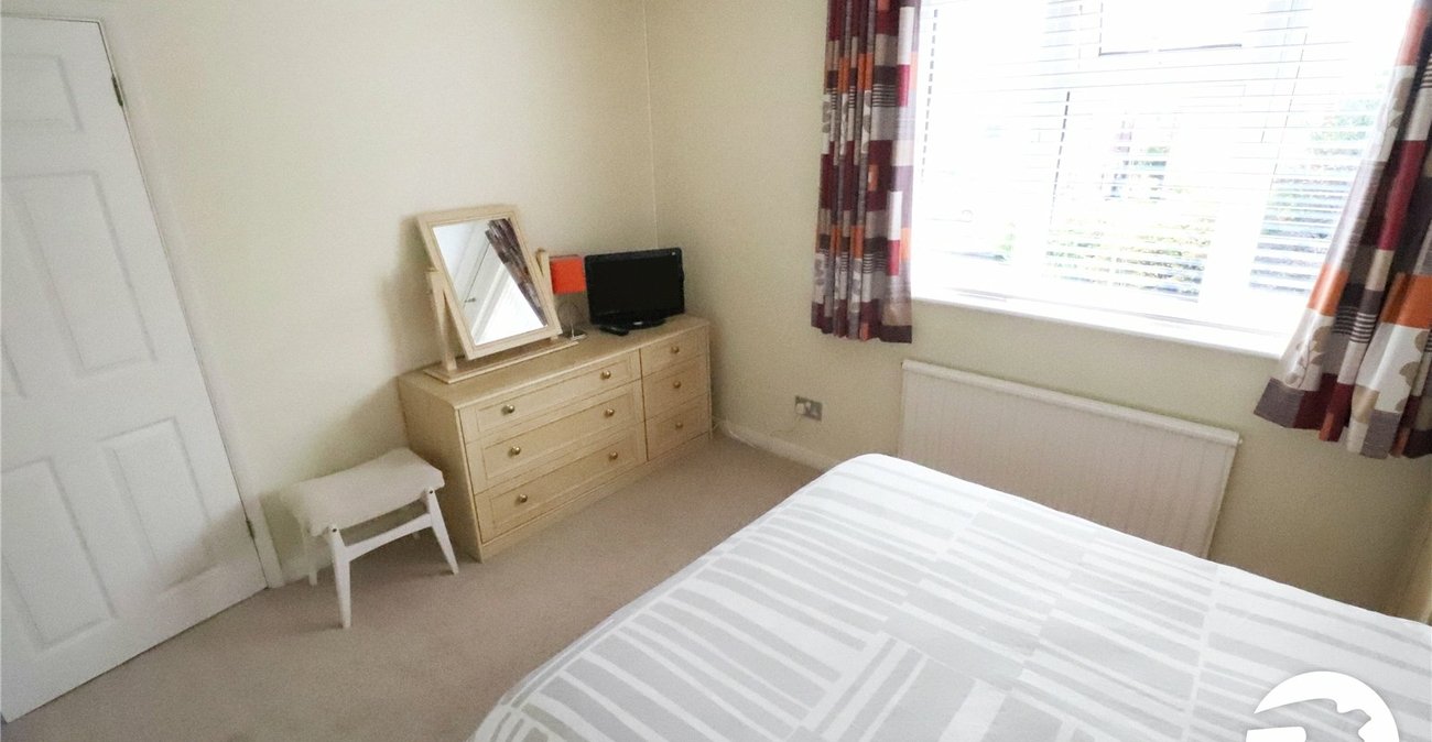 3 bedroom house for sale in London | Robinson Jackson