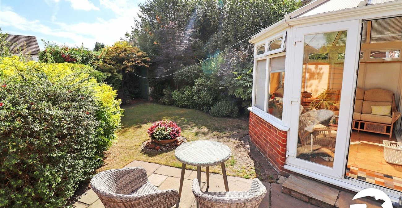 3 bedroom house for sale in London | Robinson Jackson