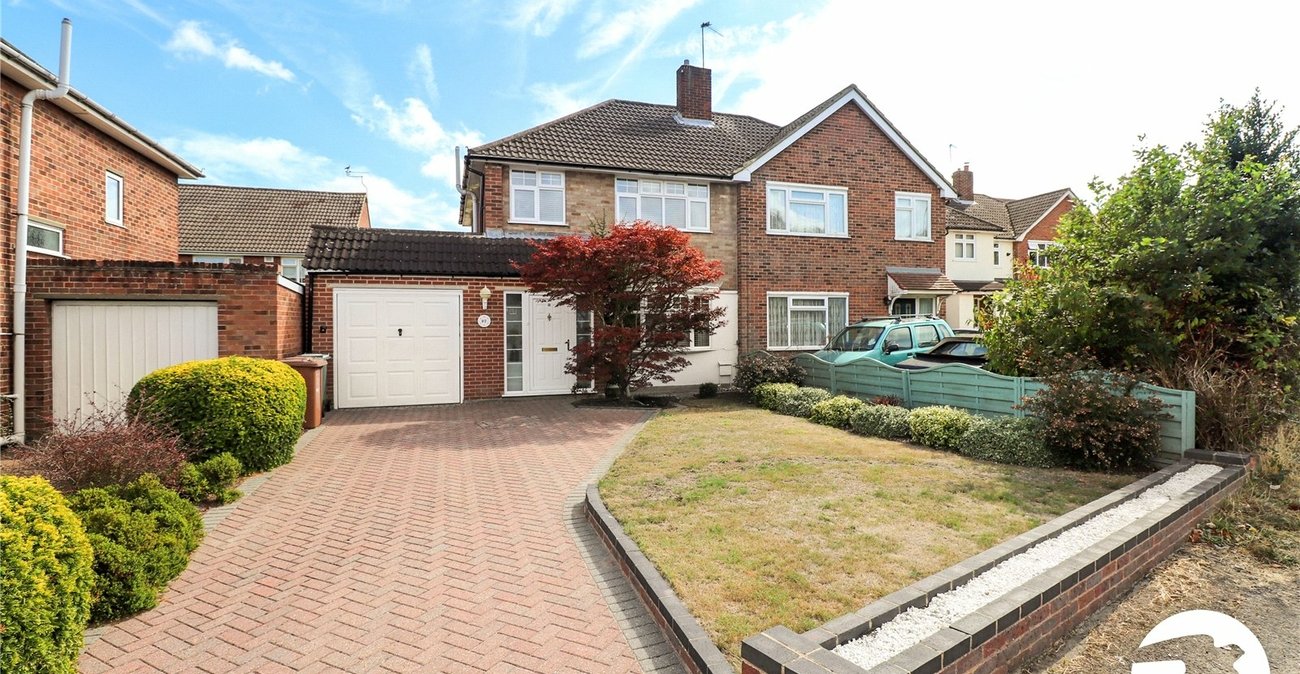 3 bedroom house for sale in London | Robinson Jackson