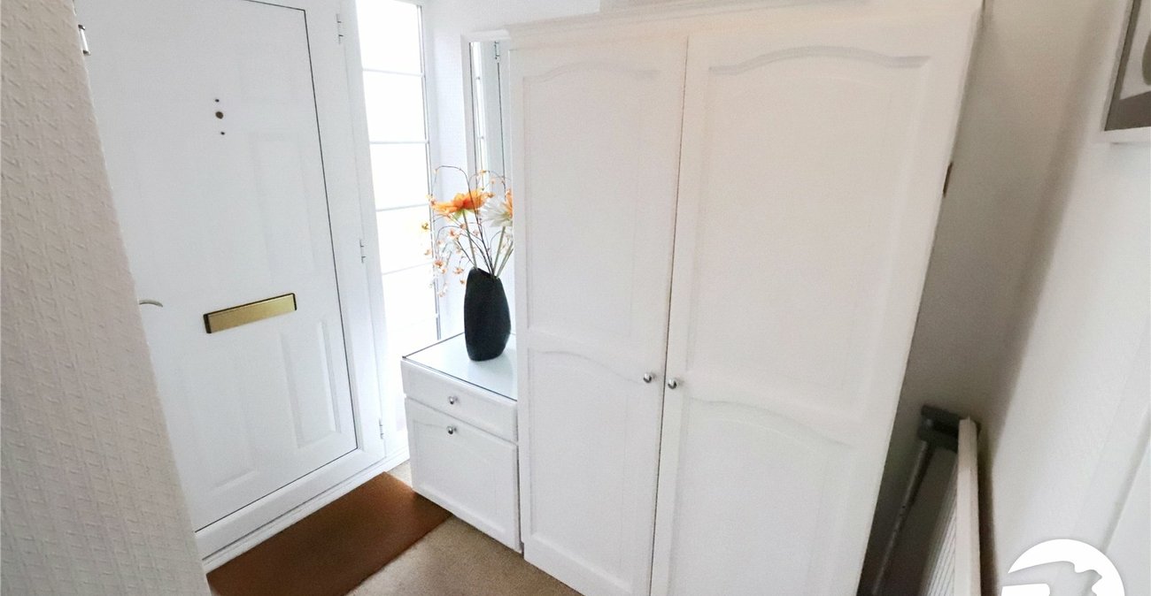 3 bedroom house for sale in London | Robinson Jackson