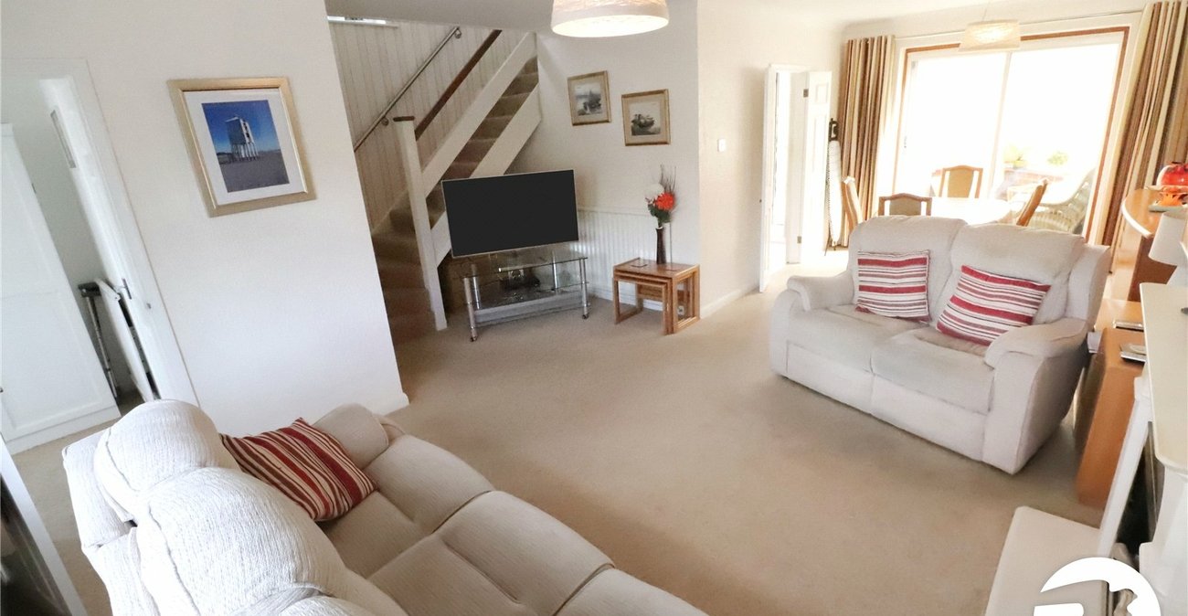 3 bedroom house for sale in London | Robinson Jackson