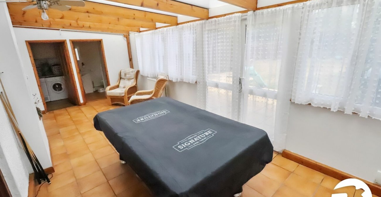 3 bedroom house for sale in London | Robinson Jackson