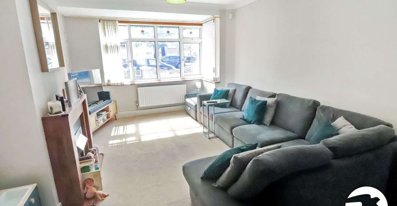 3 bedroom house for sale in London | Robinson Jackson