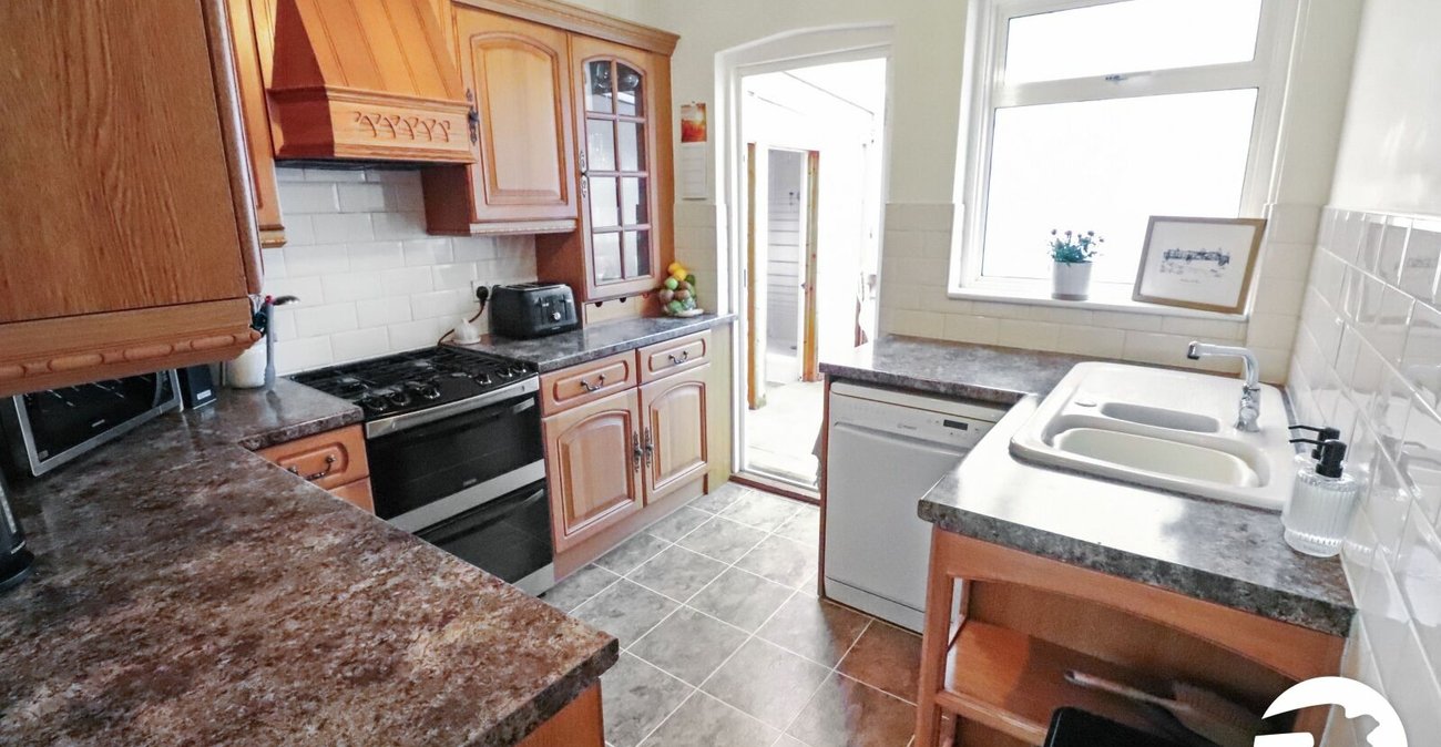 3 bedroom house for sale in London | Robinson Jackson