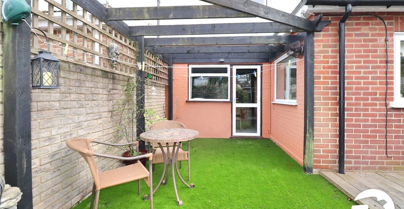 3 bedroom house for sale in London | Robinson Jackson