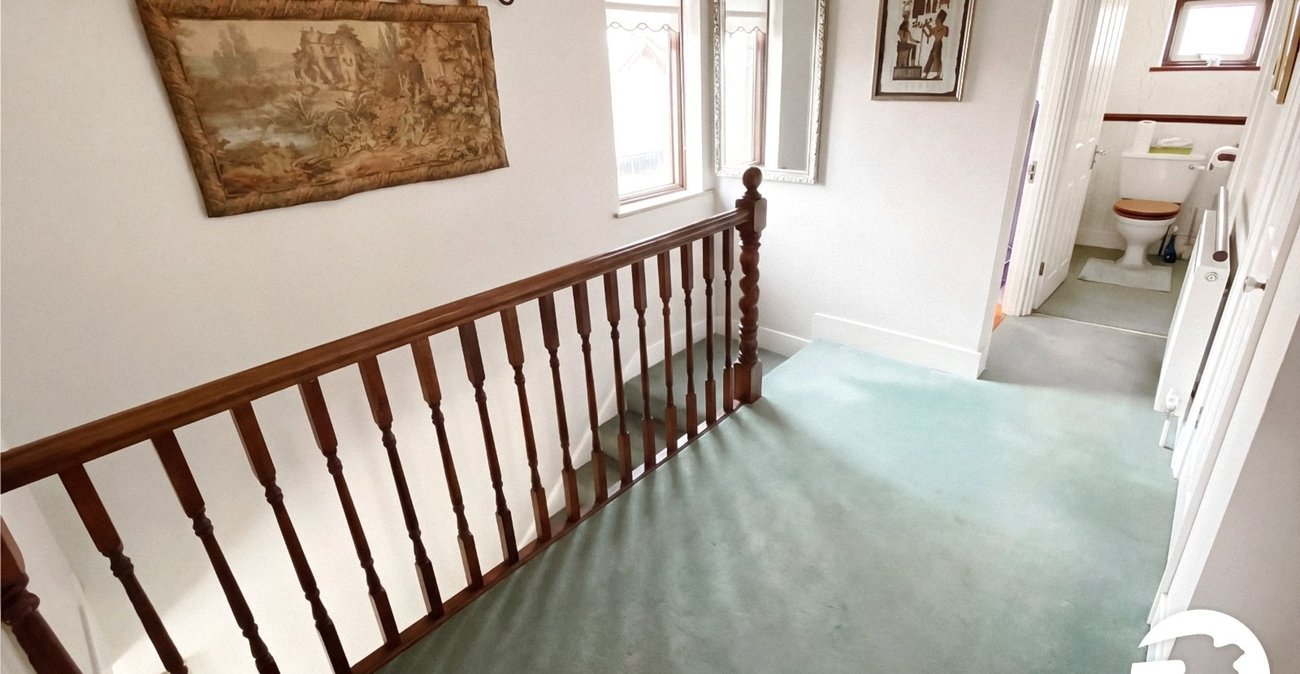 3 bedroom house for sale in London | Robinson Jackson