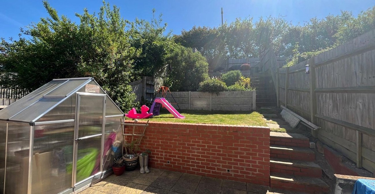 3 bedroom house for sale in Walderslade | Robinson Michael & Jackson