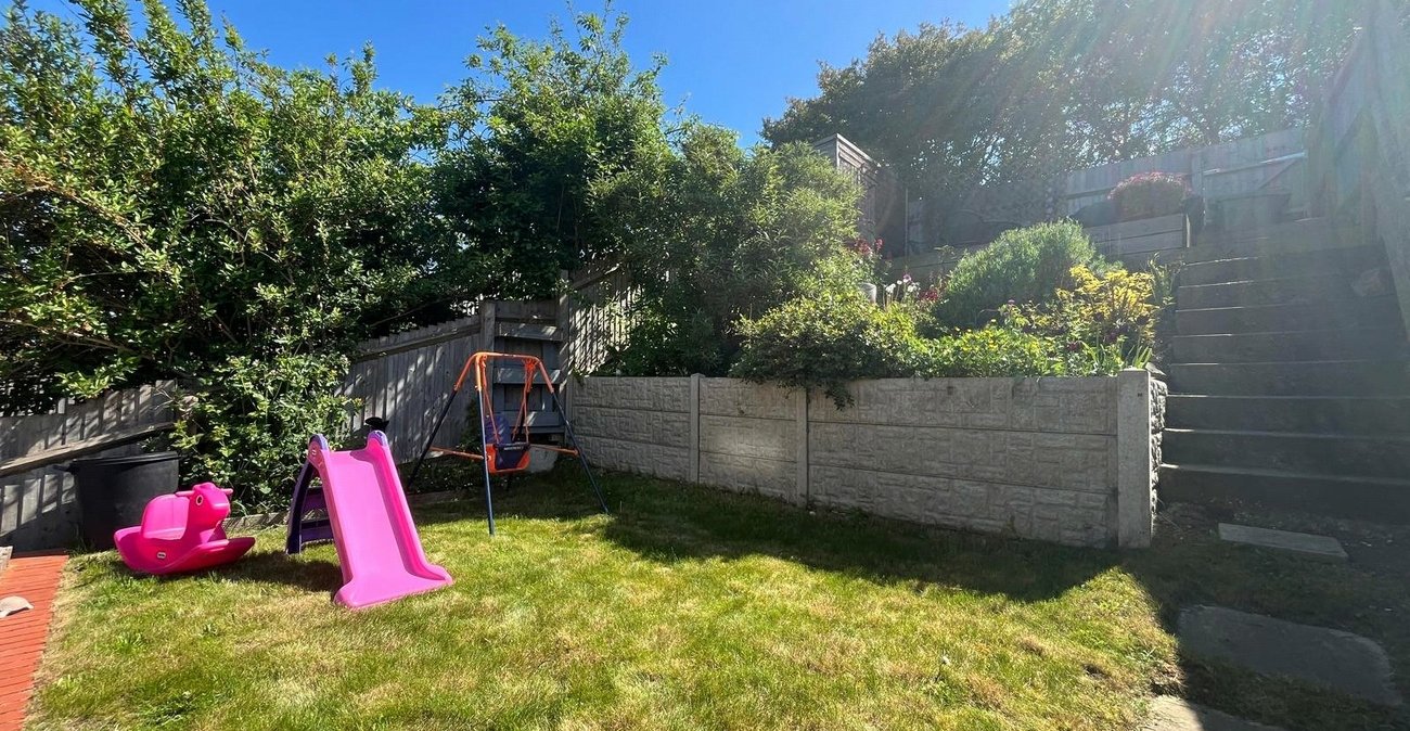 3 bedroom house for sale in Walderslade | Robinson Michael & Jackson