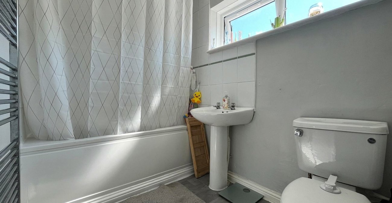 3 bedroom house for sale in Walderslade | Robinson Michael & Jackson