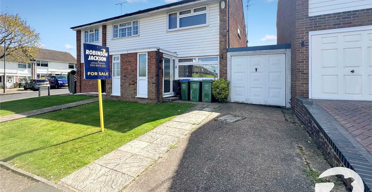 2 bedroom house for sale in Welling | Robinson Jackson