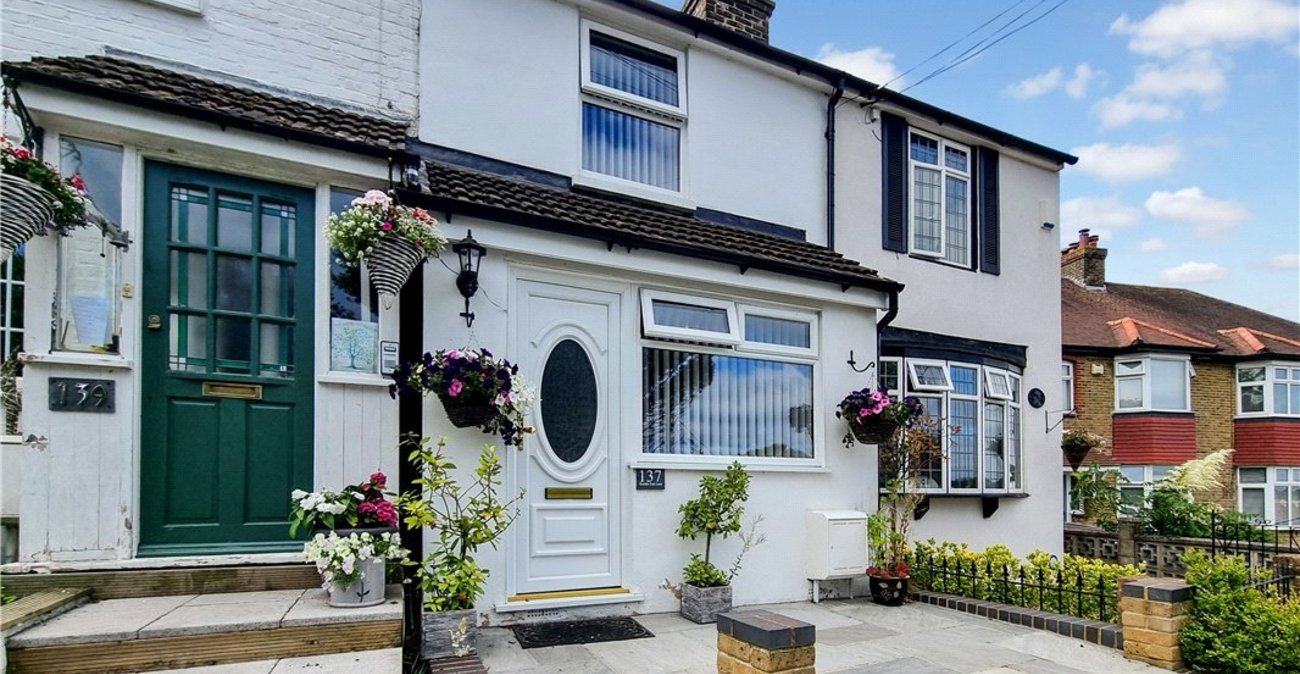 2 bedroom house for sale in Green Street Green | Robinson Jackson