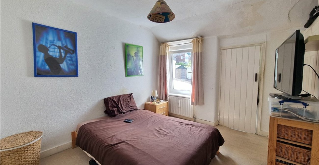 2 bedroom house for sale in Green Street Green | Robinson Jackson