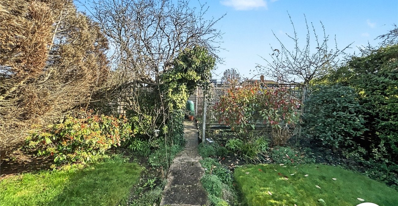 2 bedroom bungalow for sale in Sidcup | Robinson Jackson