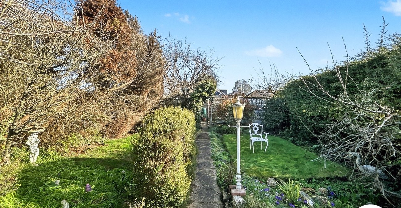 2 bedroom bungalow for sale in Sidcup | Robinson Jackson