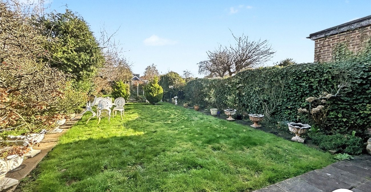 2 bedroom bungalow for sale in Sidcup | Robinson Jackson