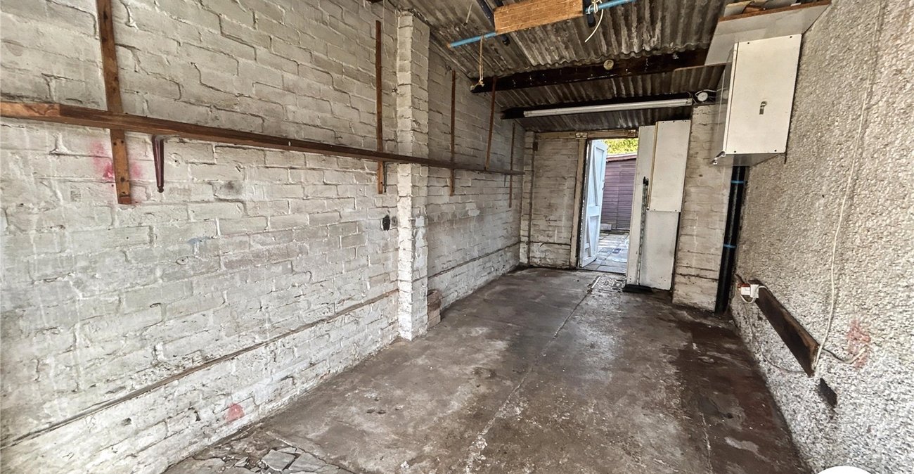 2 bedroom bungalow for sale in Sidcup | Robinson Jackson