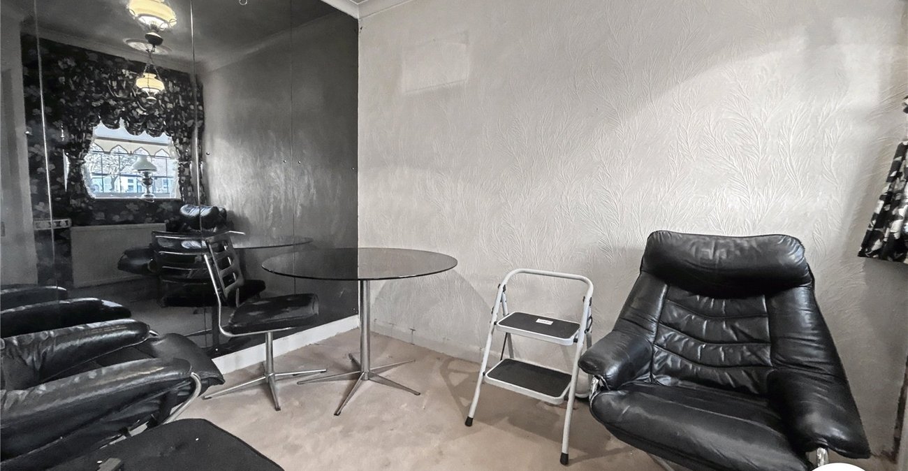 2 bedroom bungalow for sale in Sidcup | Robinson Jackson