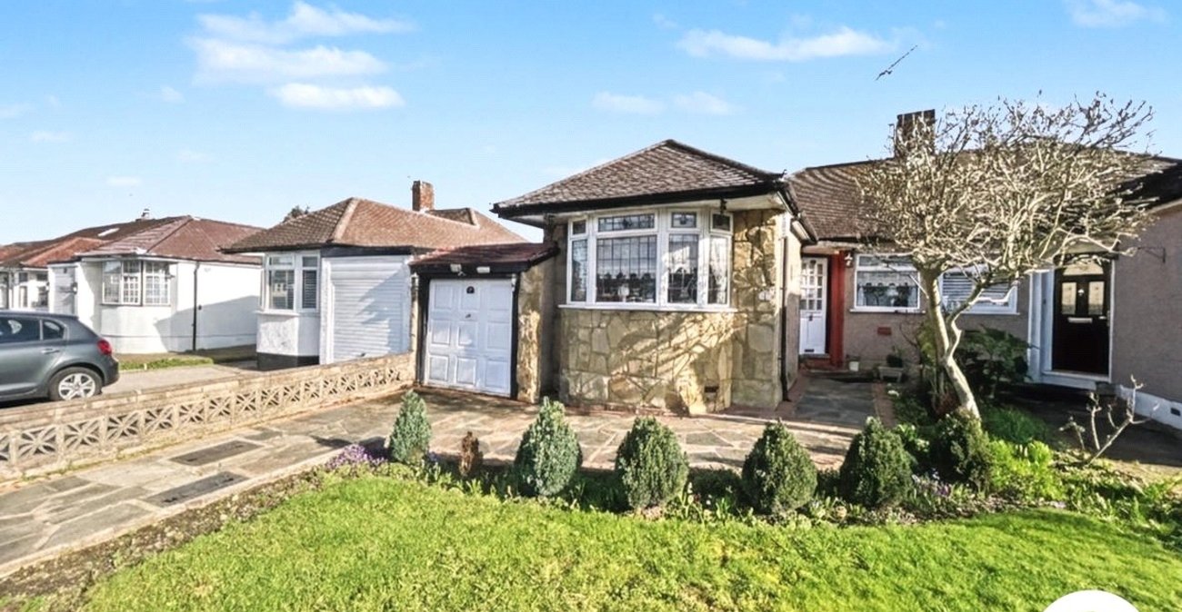 2 bedroom bungalow for sale in Sidcup | Robinson Jackson