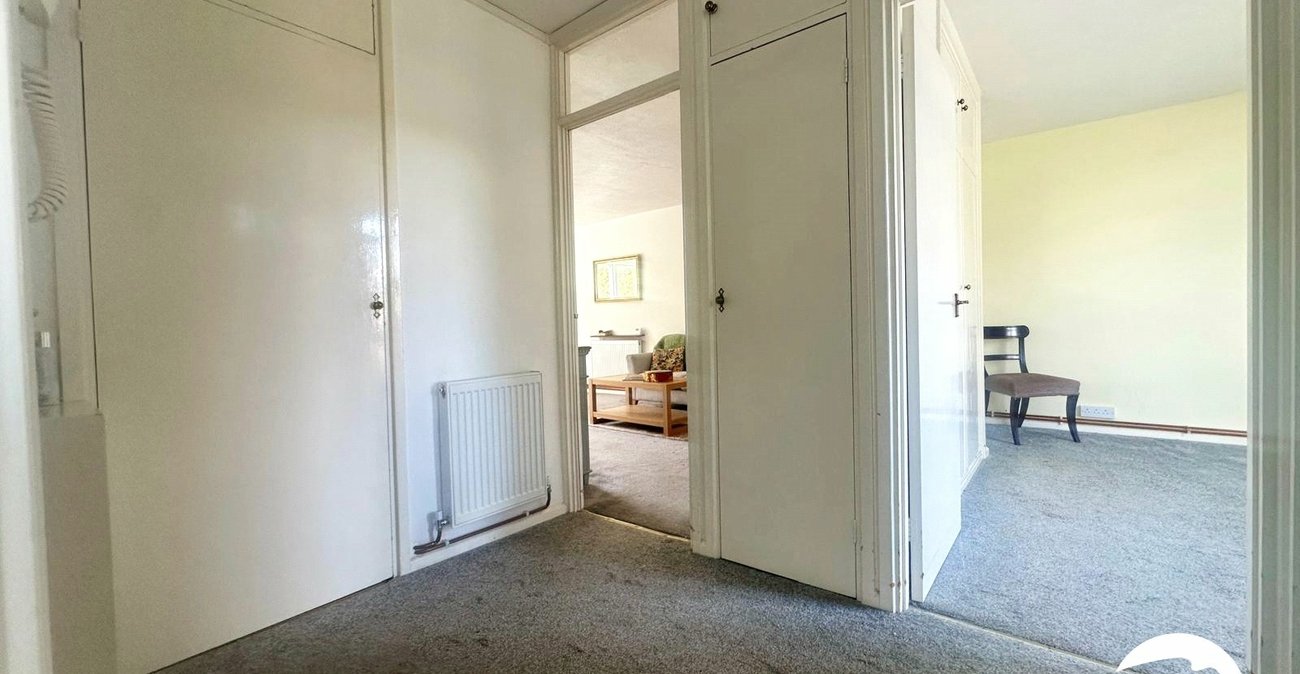 2 bedroom property for sale in London | Robinson Jackson