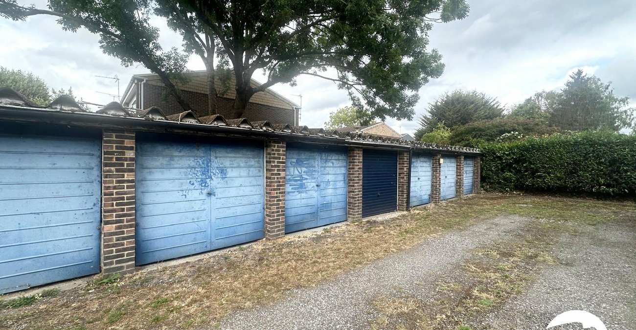 2 bedroom property for sale in London | Robinson Jackson