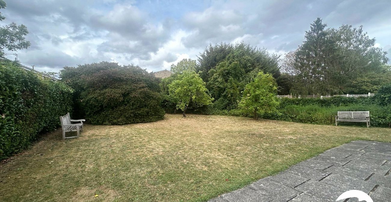 2 bedroom property for sale in London | Robinson Jackson