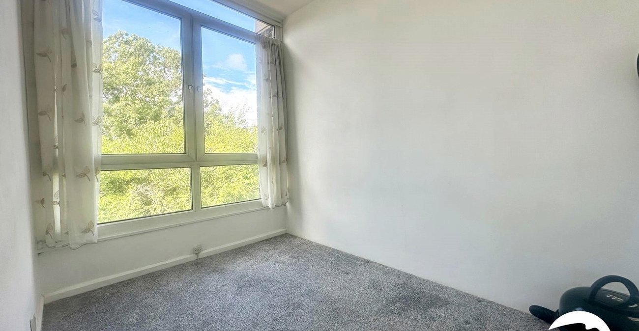 2 bedroom property for sale in London | Robinson Jackson