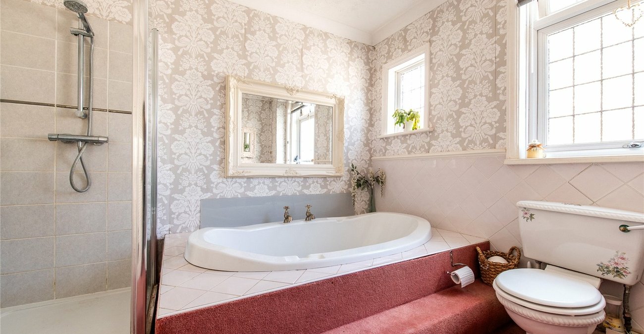 5 bedroom house for sale in Gravesend | Robinson Michael & Jackson