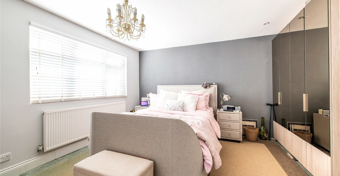 5 bedroom house for sale in Gravesend | Robinson Michael & Jackson