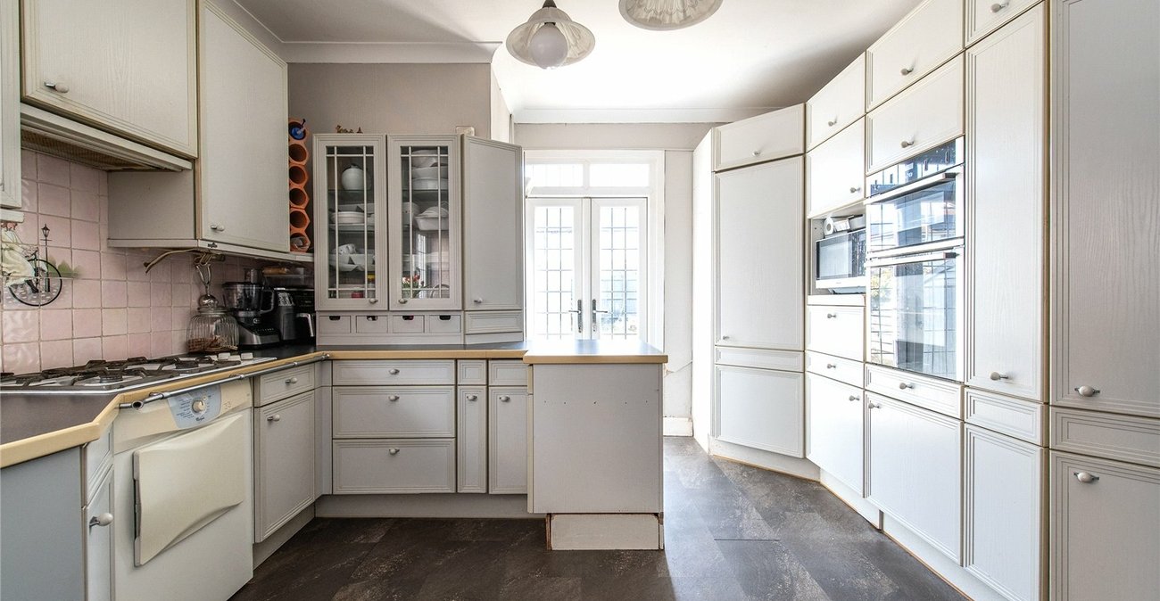 5 bedroom house for sale in Gravesend | Robinson Michael & Jackson