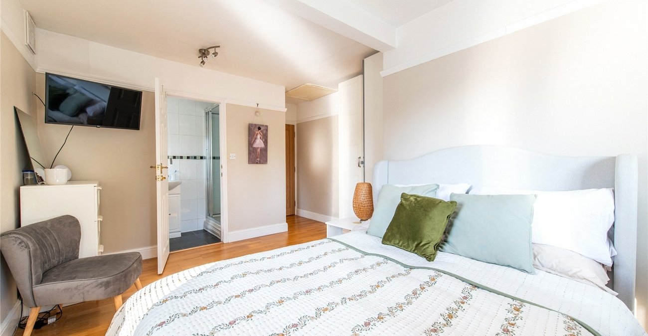 4 bedroom house for sale in Gravesend | Robinson Michael & Jackson