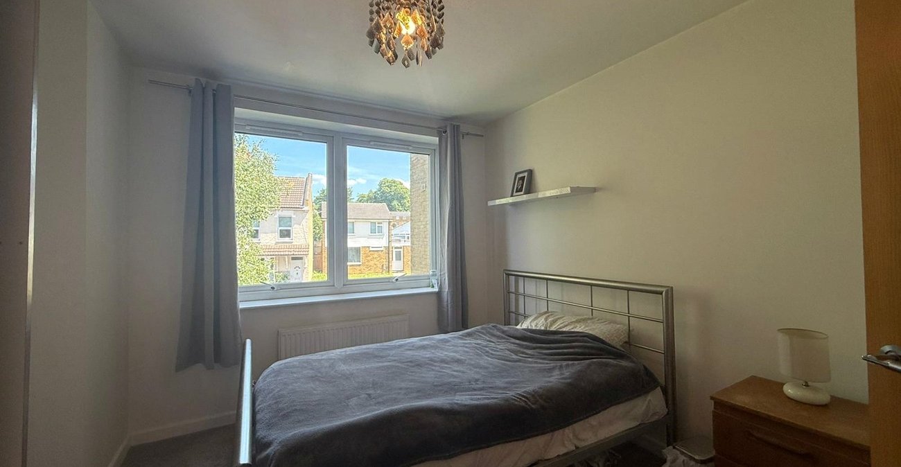 1 bedroom property for sale in Gravesend | Robinson Michael & Jackson