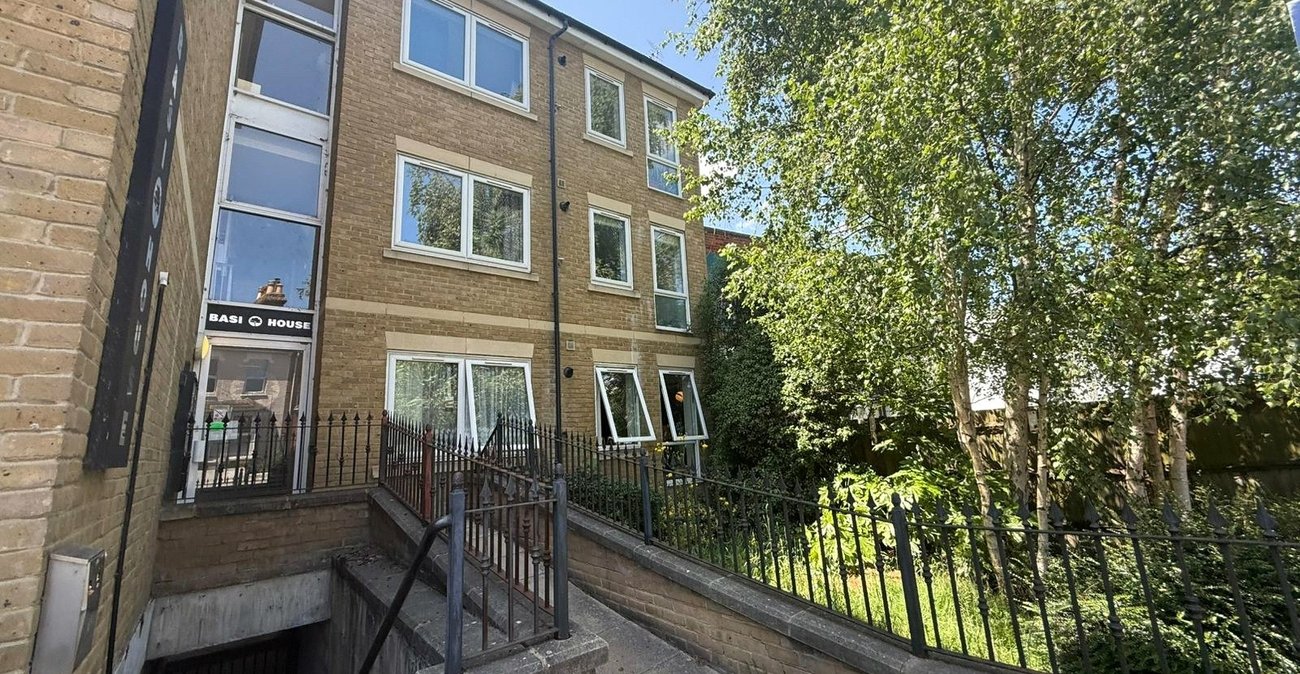 1 bedroom property for sale in Gravesend | Robinson Michael & Jackson