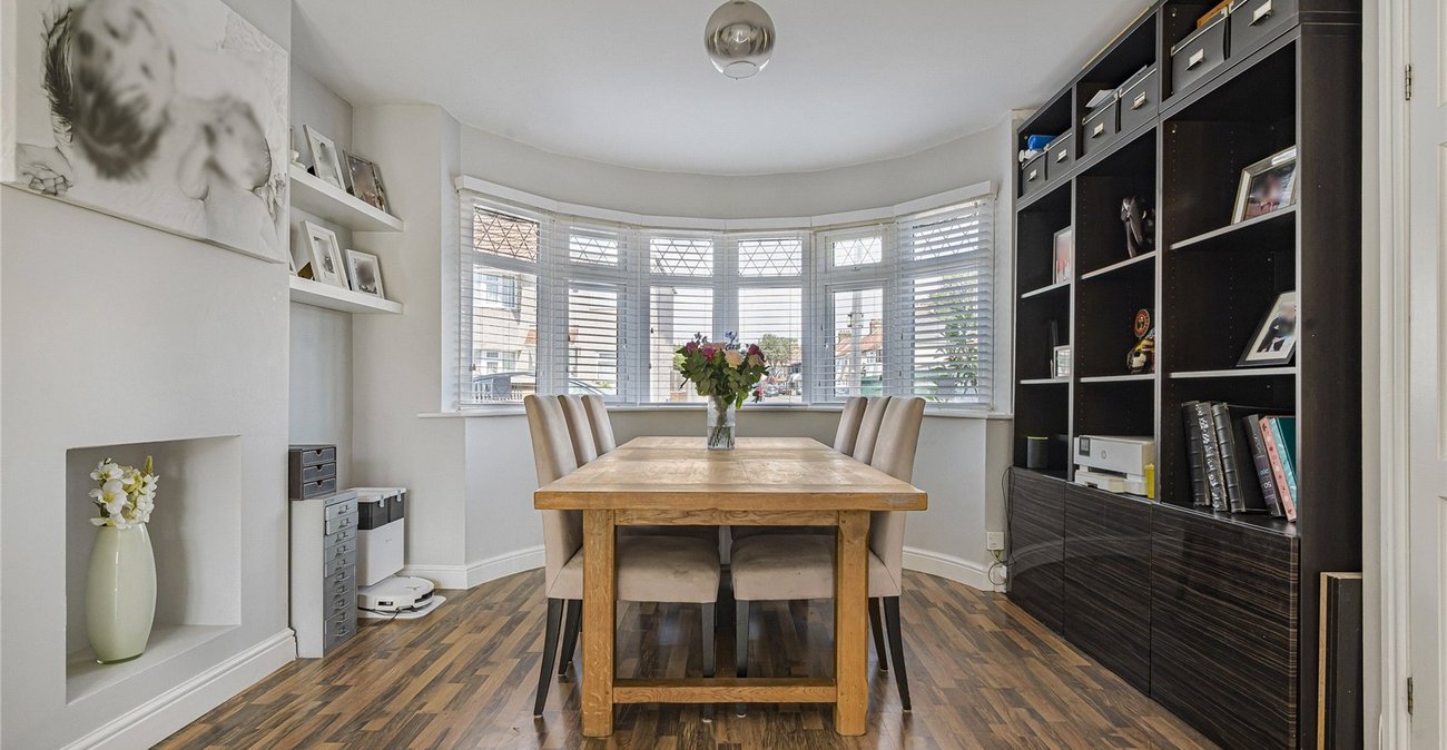5 bedroom house for sale in Welling | Robinson Jackson