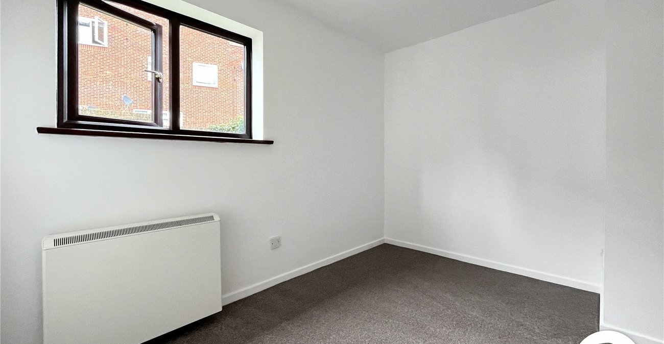 2 bedroom property for sale in Strood | Robinson Michael & Jackson