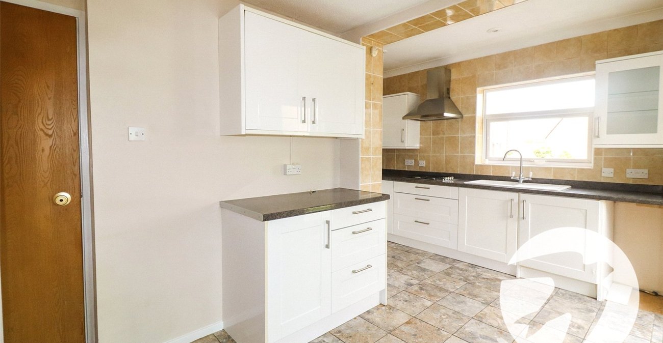 2 bedroom bungalow for sale in Crayford | Robinson Jackson