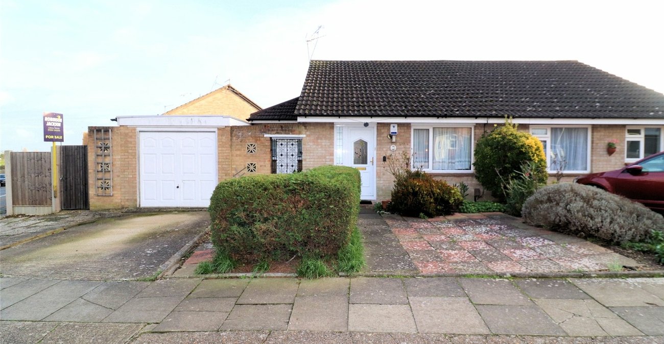 2 bedroom bungalow for sale in Crayford | Robinson Jackson