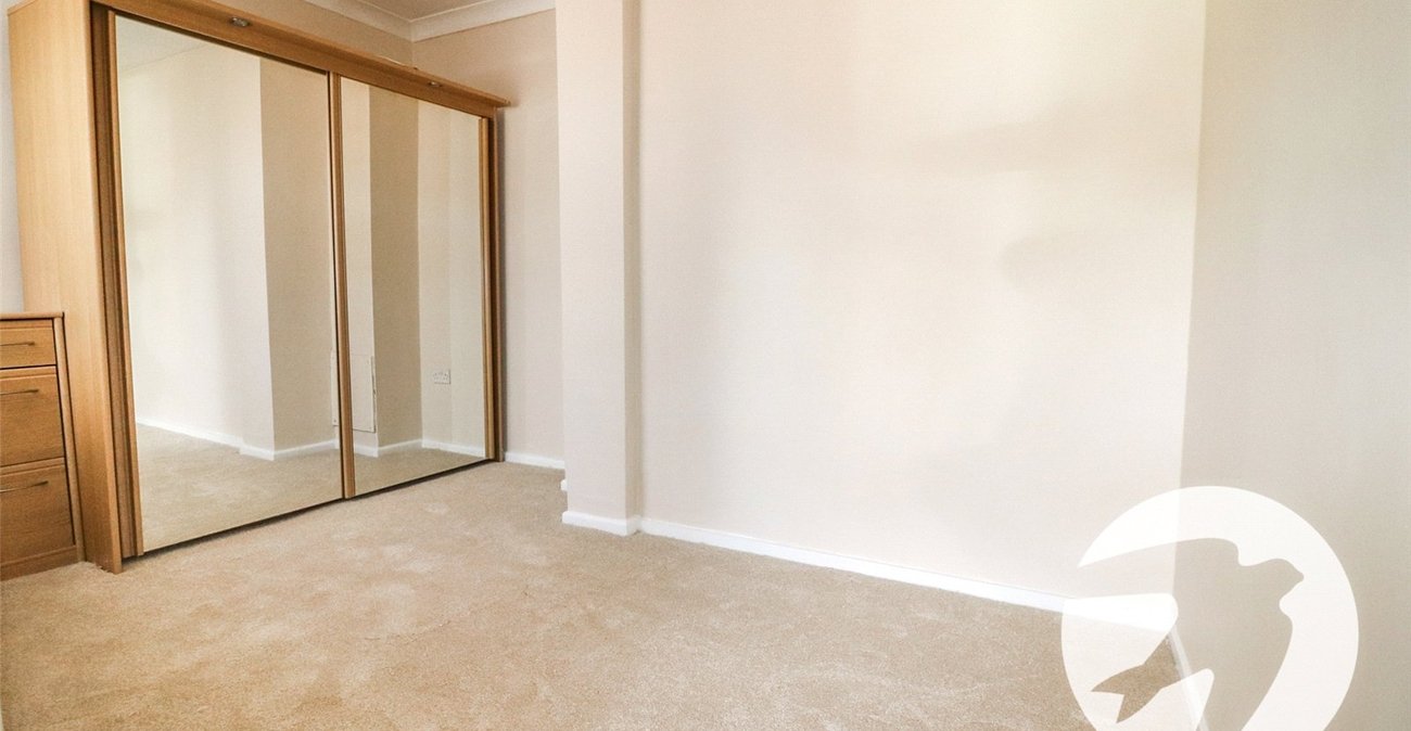 2 bedroom bungalow for sale in Crayford | Robinson Jackson