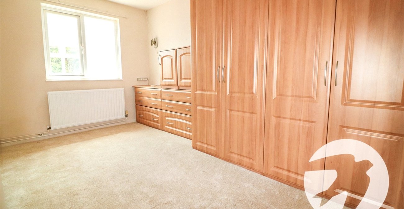 2 bedroom bungalow for sale in Crayford | Robinson Jackson