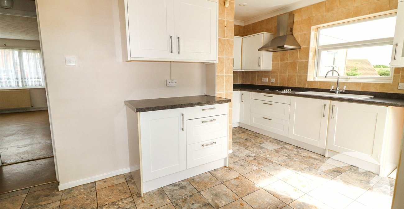 2 bedroom bungalow for sale in Crayford | Robinson Jackson