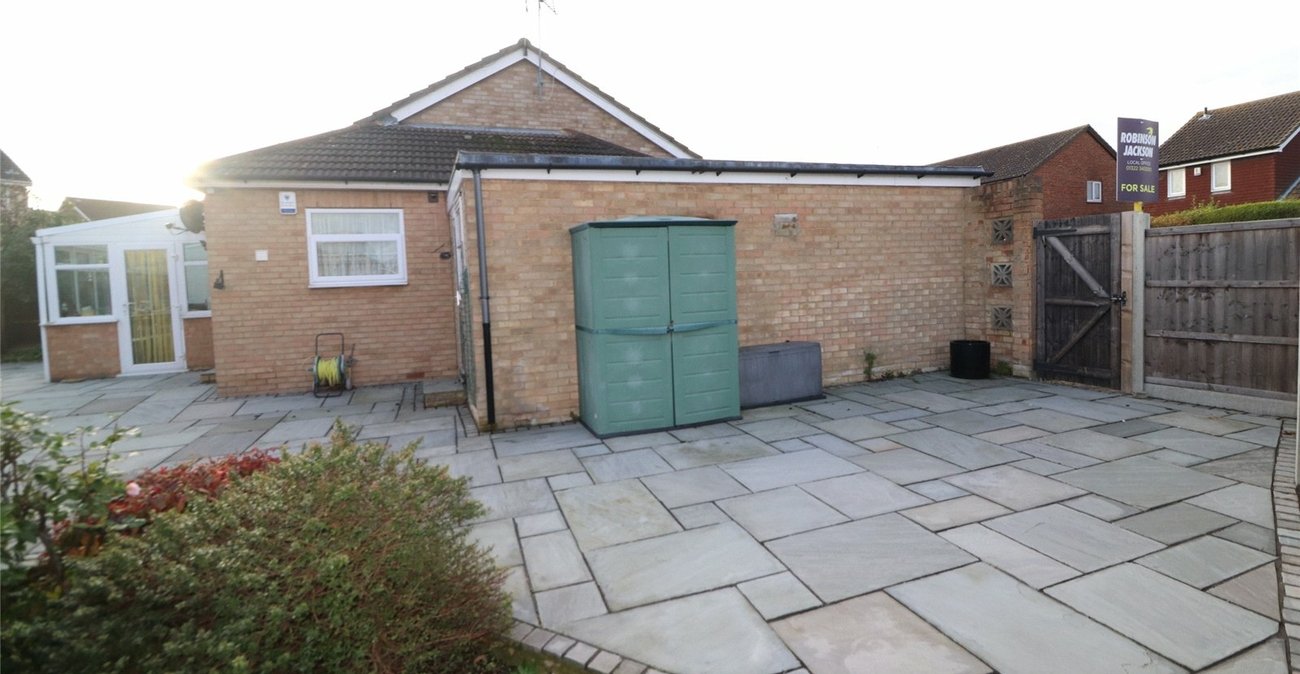 2 bedroom bungalow for sale in Crayford | Robinson Jackson